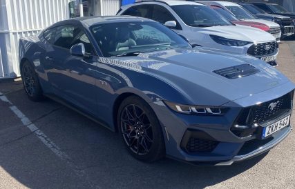 2. Brandt Ford i Falun med senaste Mustangmodellen